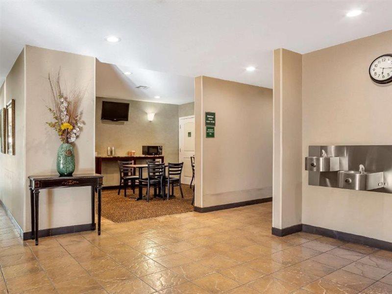 Quality Inn & Suites Livermore Wine Country Exterior photo