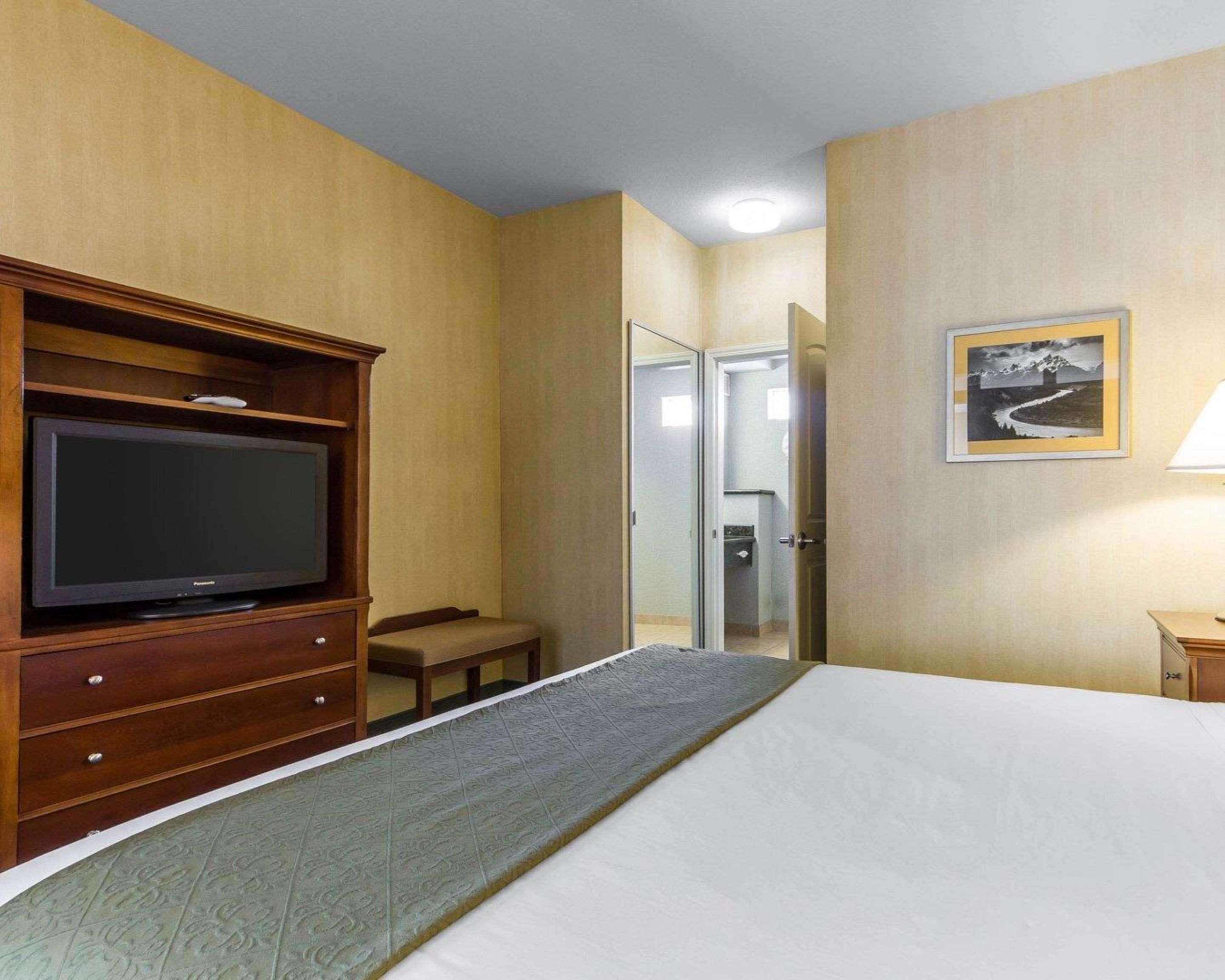 Quality Inn & Suites Livermore Wine Country Exterior photo