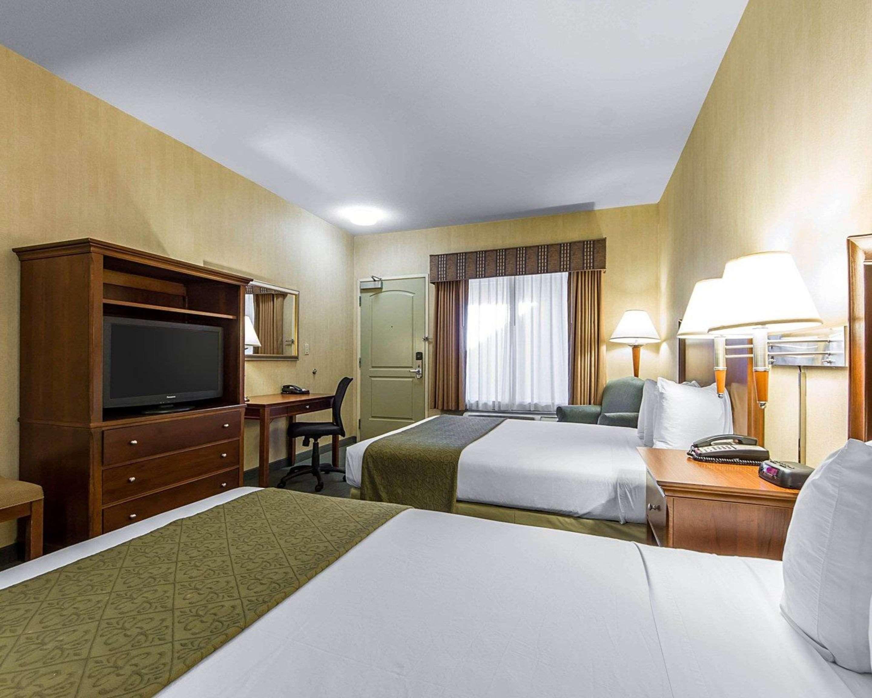 Quality Inn & Suites Livermore Wine Country Exterior photo