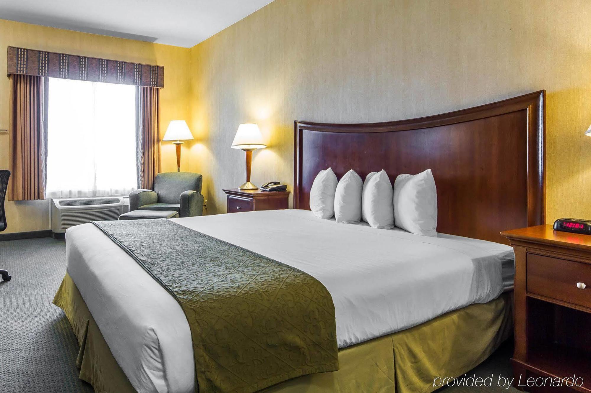 Quality Inn & Suites Livermore Wine Country Exterior photo